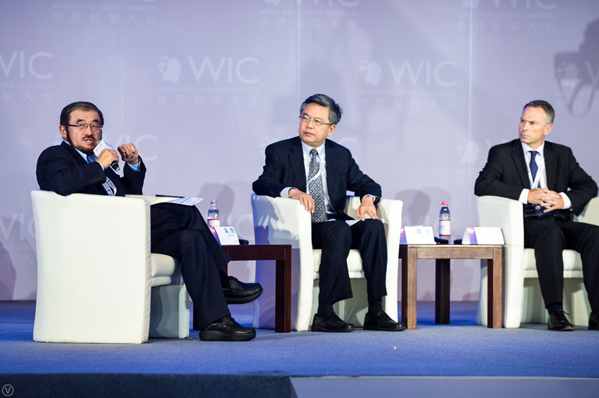 (Center) Gong Ke, Chair of WFEO-CEIT (Center) Gong Ke, Chair of WFEO-CEIT